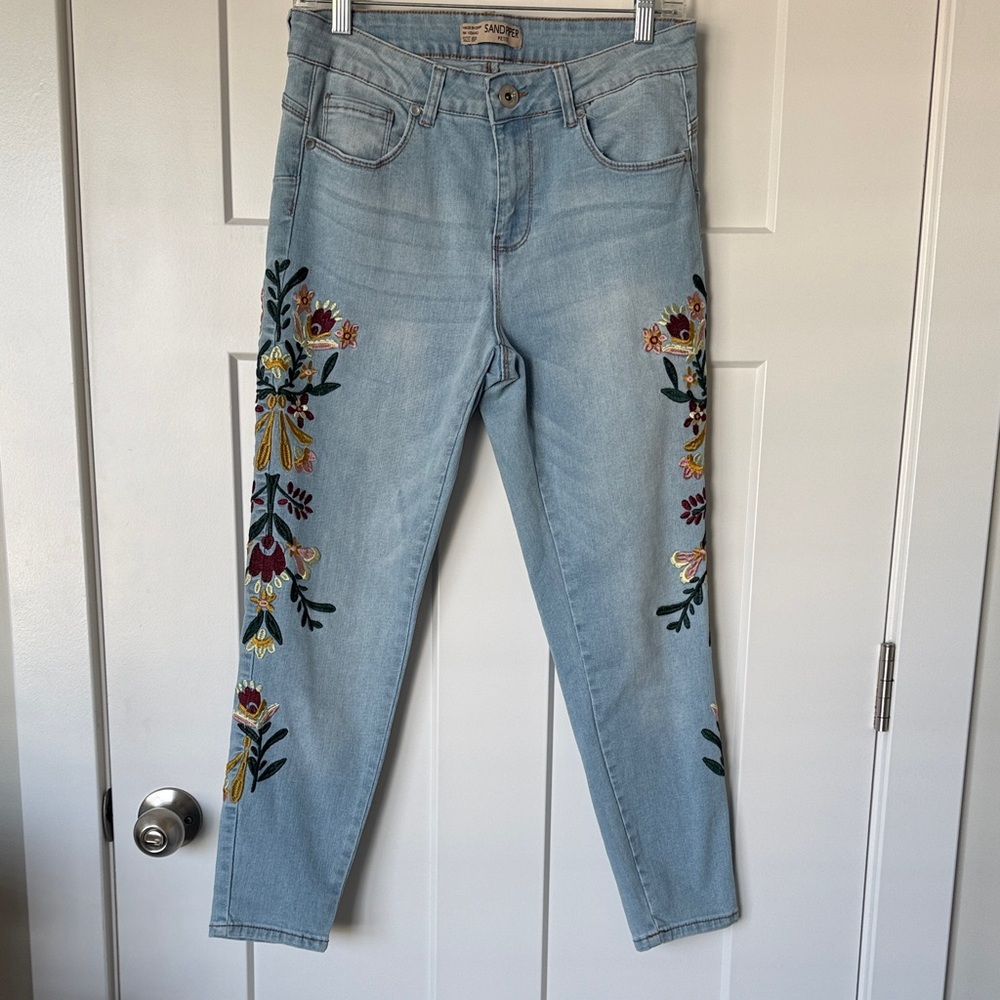 Sandpiper Petite Light Blue Jeans with Multicolor Floral Embroidery 8P - Picture 2 of 13